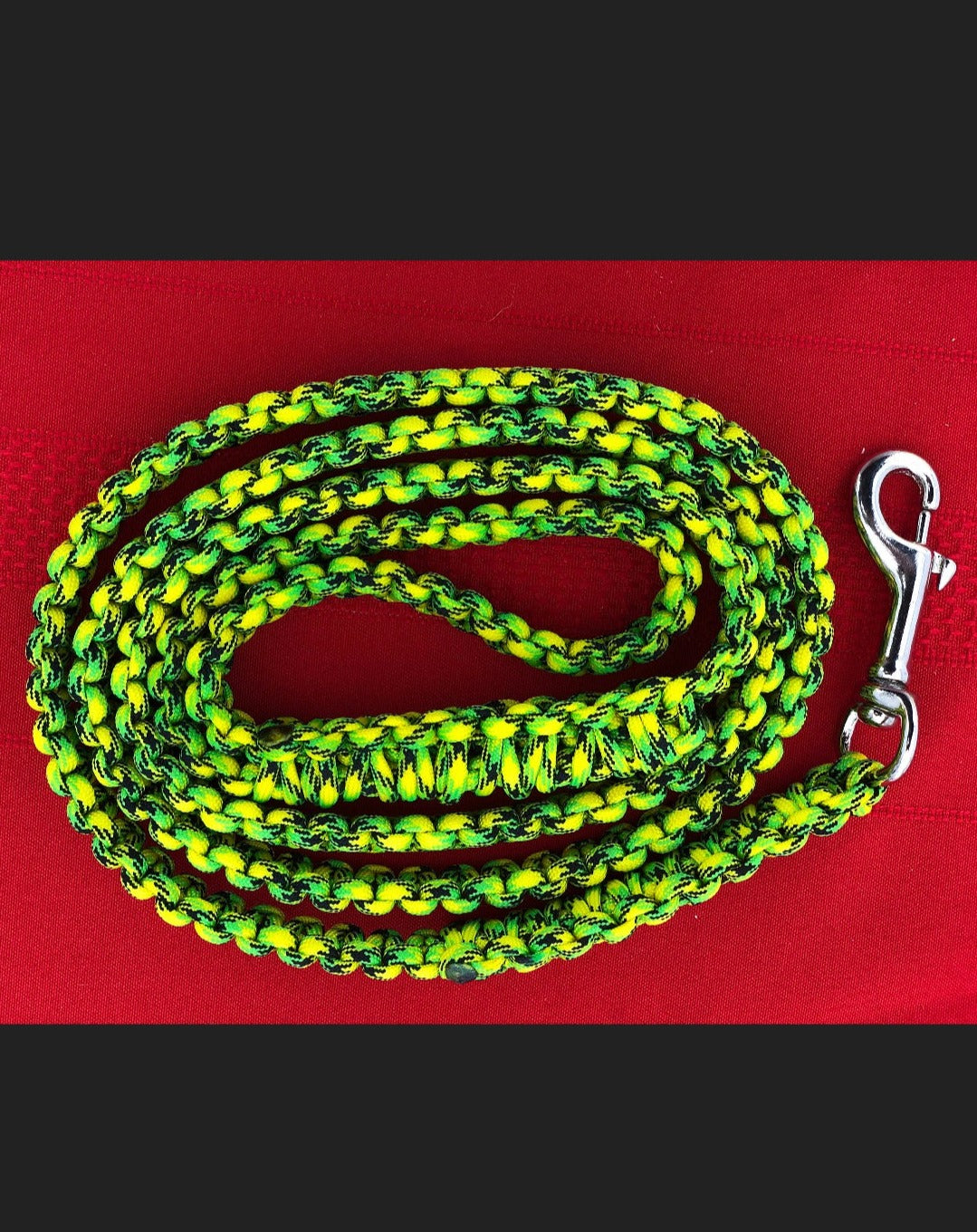 4Ft and 6Ft Custom Colors Paracord Dog Leashes!! Dog Leash!! Multiple Colors!! Custom Dog Leashes!! Pick Your Own Colors!! 550 Paracord!! 4 Feet!! 6 Feet!!