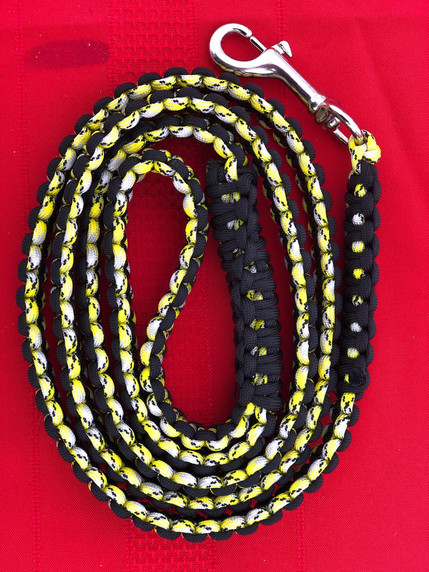 4FT Paracord Dog Leash: Infectious and Solid Black